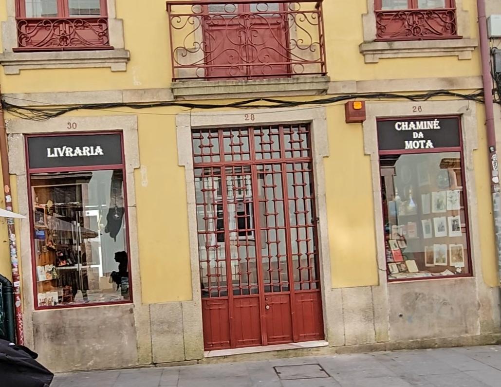 livrarias no porto: chamine da moita